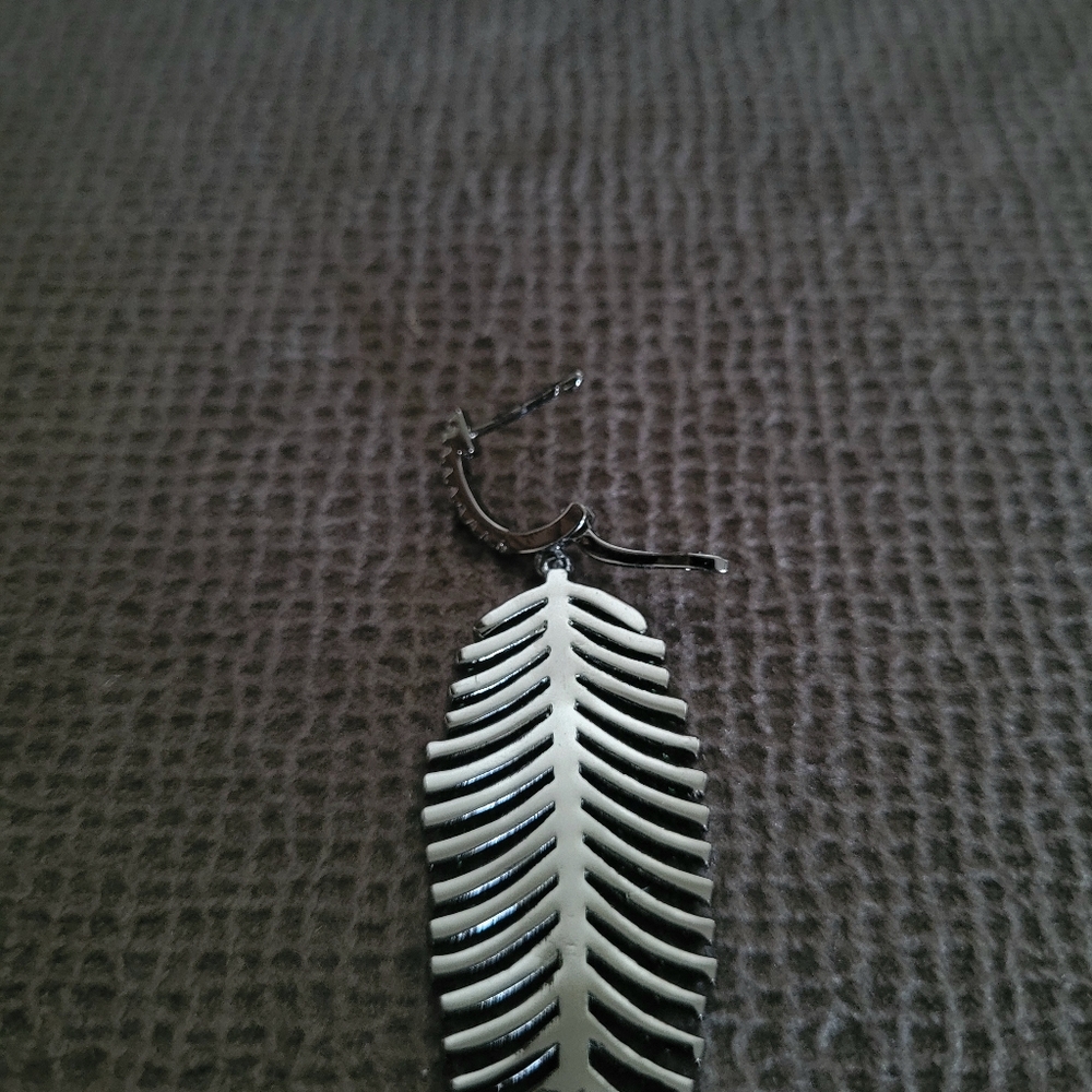 Eye👁 Candy🍭 Los Angeles🏙 "Caleen" Green💚 Feather🪶 Earrings - Picture 10 of 16